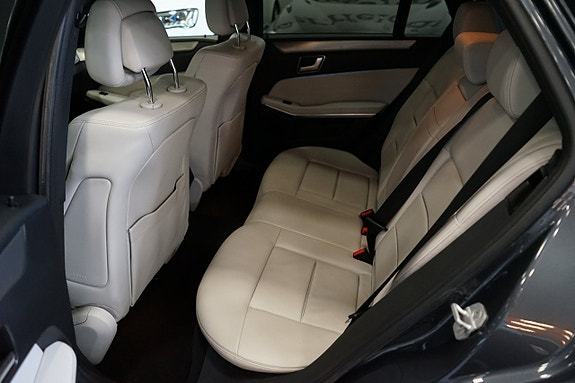 Mercedes-Benz E220 11 of 24
