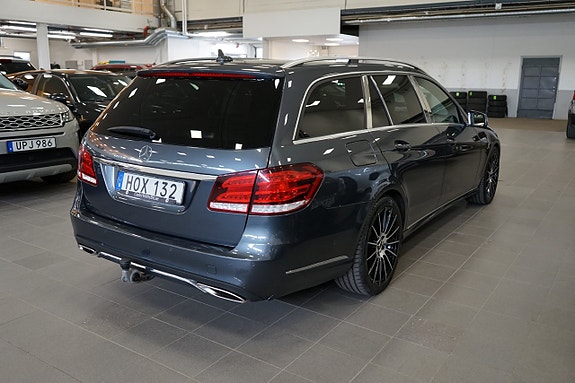Mercedes-Benz E220 5 of 24