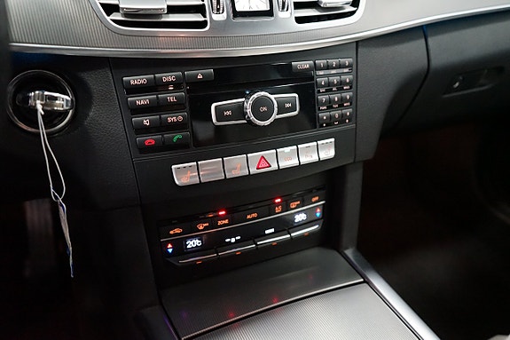 Mercedes-Benz E220 18 of 24