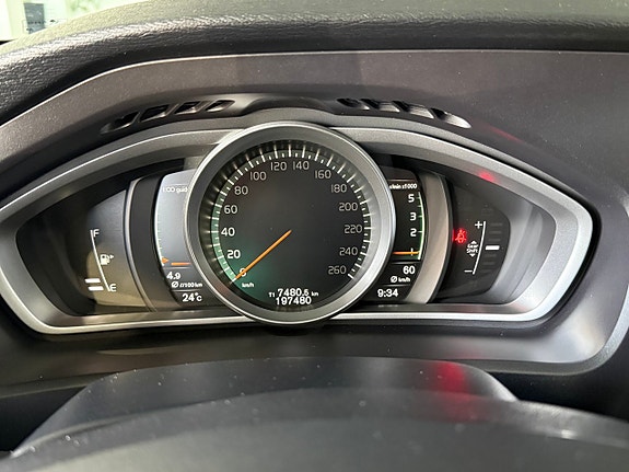 Volvo V40 Cross Country 21 of 24