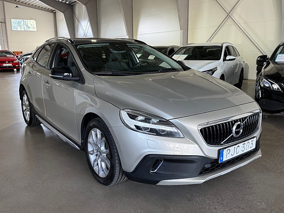 Volvo V40 Cross Country 16 of 24
