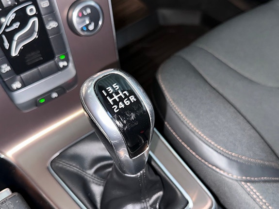 Volvo V40 Cross Country 20 of 24