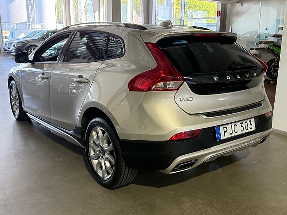 Volvo V40 Cross Country 6 of 24