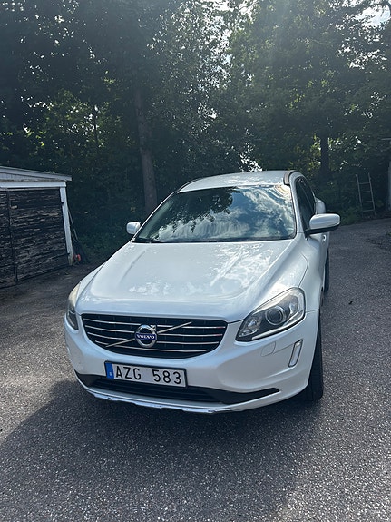 Volvo XC60 2 of 10