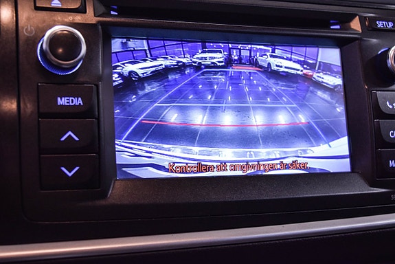Toyota Auris 9 of 15