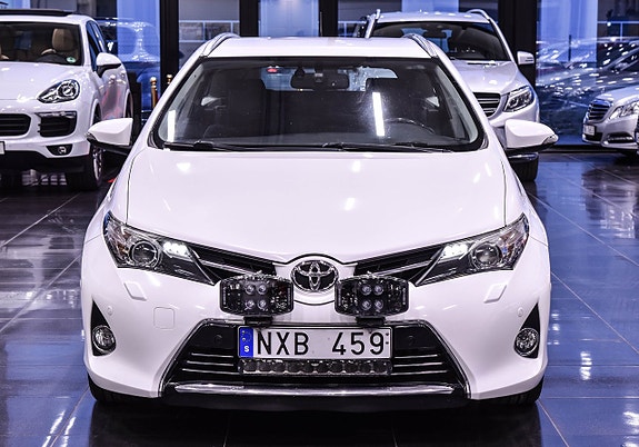 Toyota Auris 3 of 15