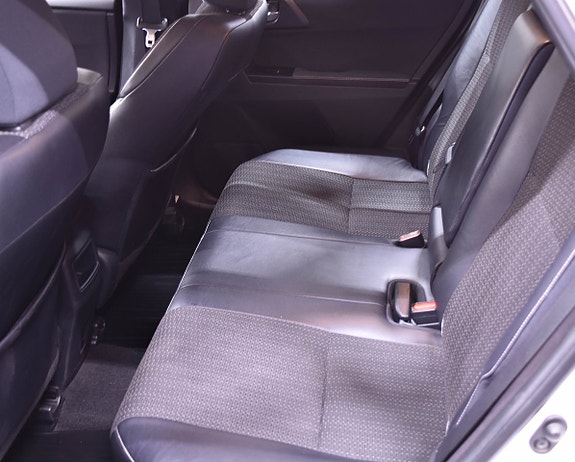 Toyota Auris 14 of 15
