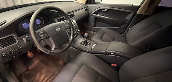 Volvo V70 8 of 10