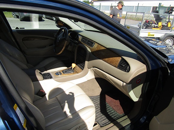 Jaguar S-TYPE 9 of 14