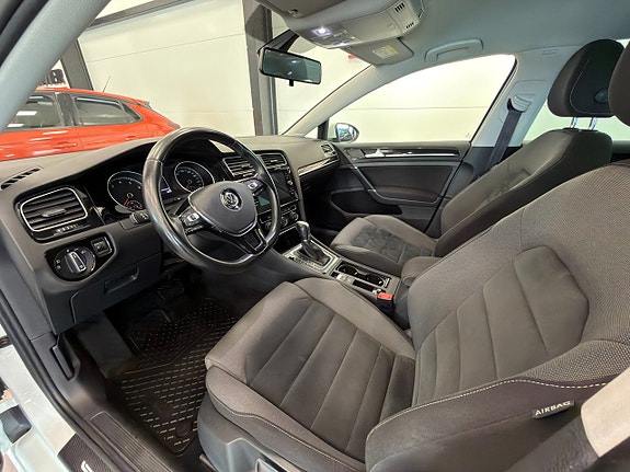 Volkswagen Golf VII 8 of 11