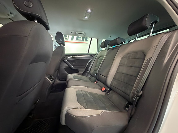 Volkswagen Golf VII 9 of 11