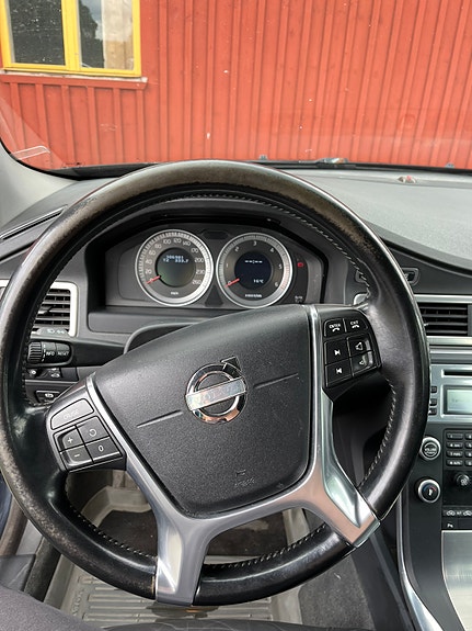 Volvo V70 6 of 11
