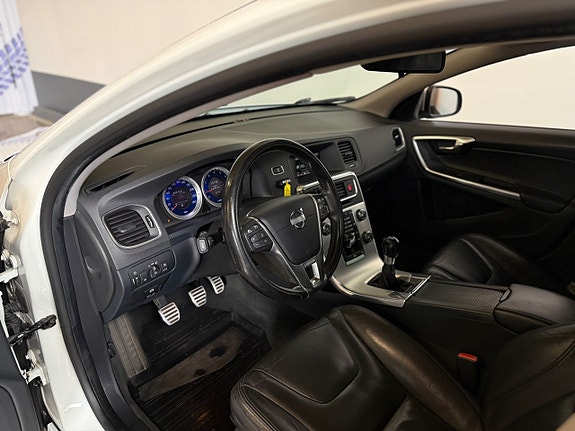Volvo V60 8 of 18