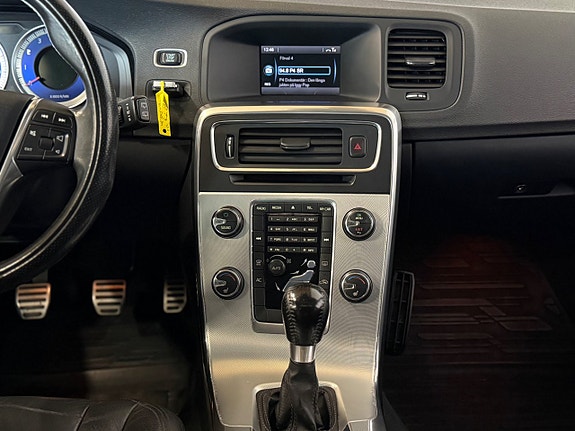 Volvo V60 15 of 18