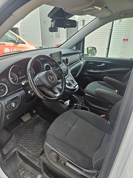 Mercedes-Benz V220 d 8 of 8