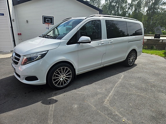 Mercedes-Benz V220 d 3 of 8