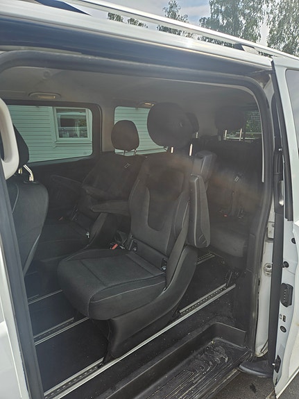 Mercedes-Benz V220 d 7 of 8