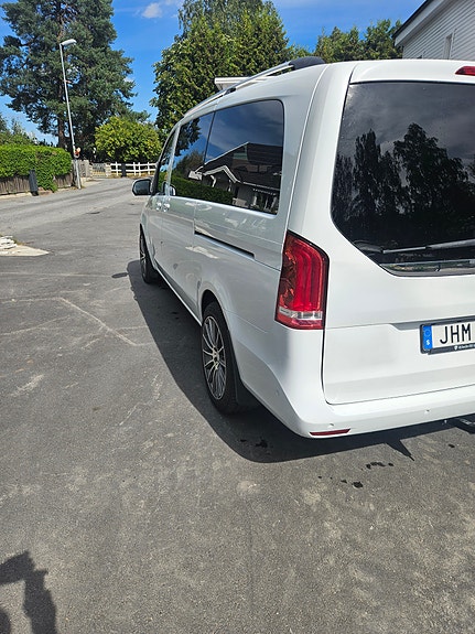 Mercedes-Benz V220 d 6 of 8