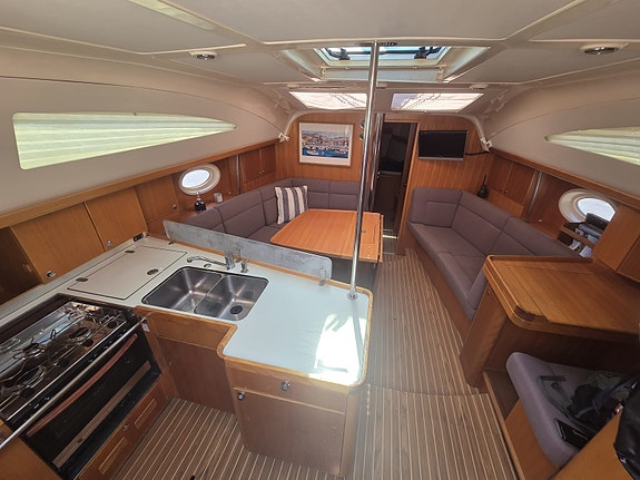 Elan 434 -Välutrustad långfärdsseglare .Privat ägd . Ej charter 5 of 13