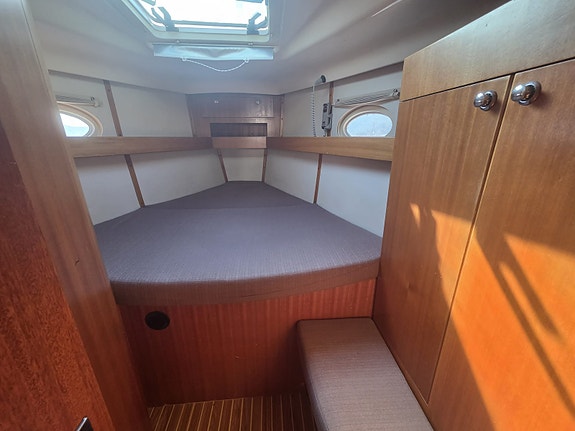 Elan 434 -Välutrustad långfärdsseglare .Privat ägd . Ej charter 2 of 13