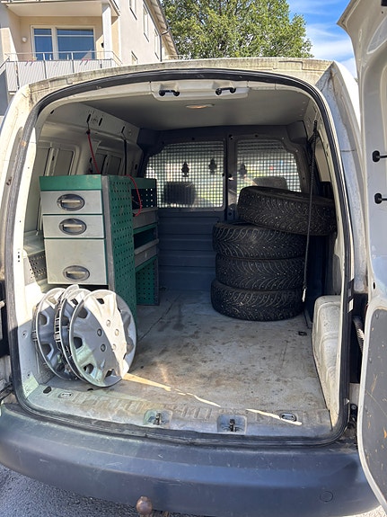 Volkswagen Caddy 3 of 5