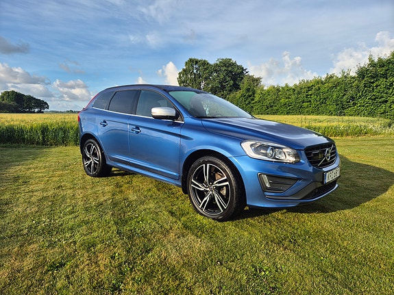 Volvo XC60 2 of 7