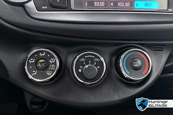 Toyota Yaris 18 of 26