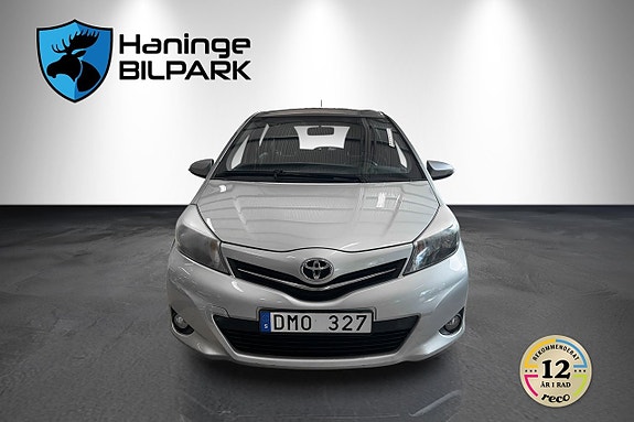 Toyota Yaris 3 of 26