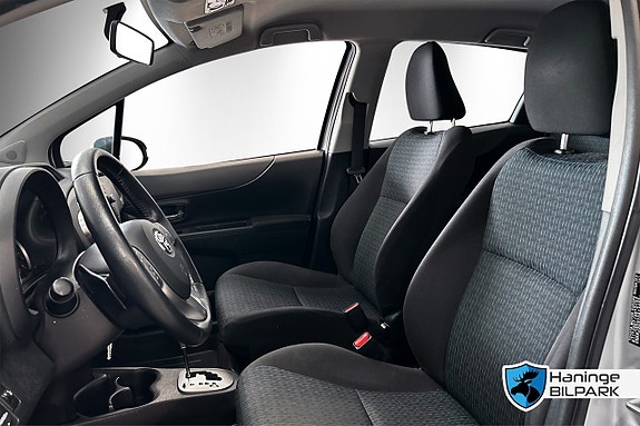 Toyota Yaris 10 of 26