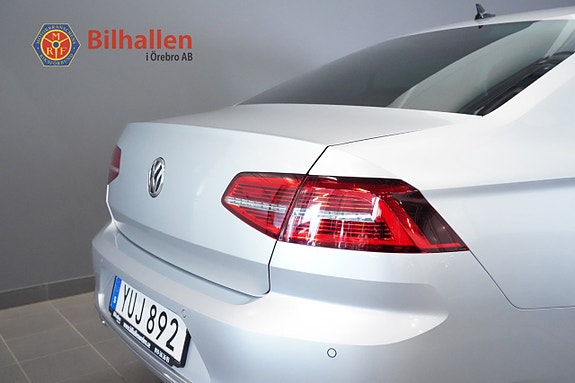 Volkswagen Passat 6 of 30