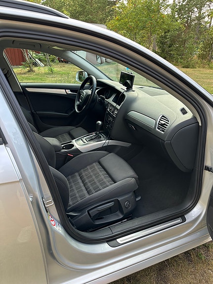 Audi A4 9 of 14