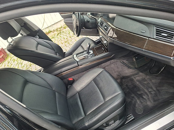 BMW 730 9 of 10