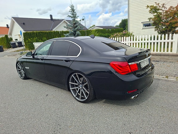 BMW 730 3 of 10