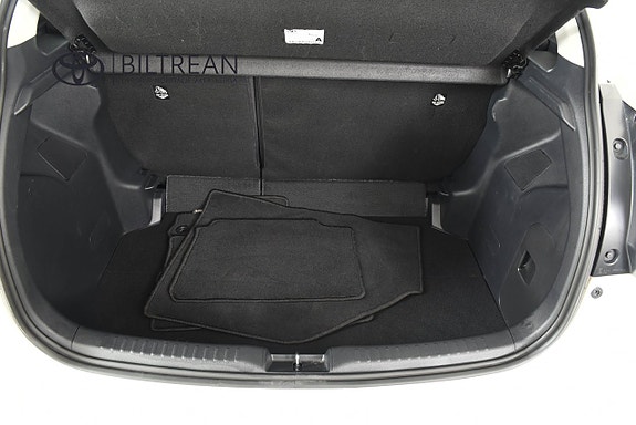 Toyota Yaris 10 of 18