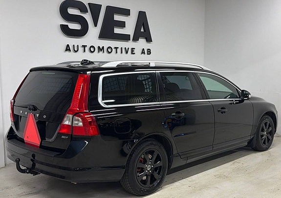 Volvo V70 2 of 9