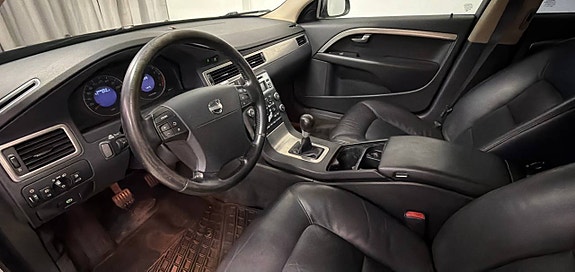 Volvo V70 9 of 9
