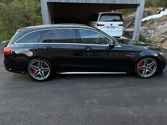 Mercedes-Benz C63 6 of 13