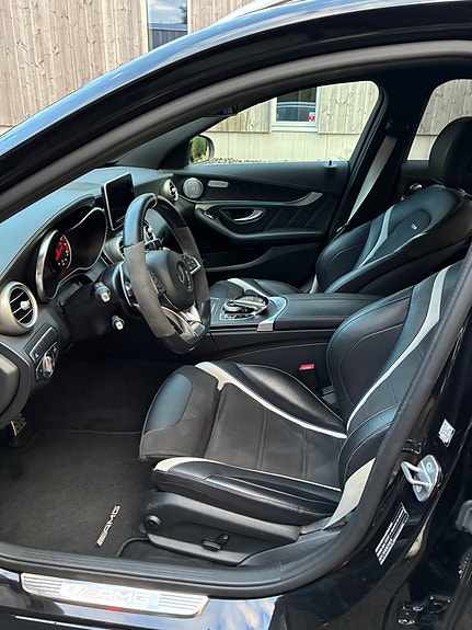 Mercedes-Benz C63 10 of 13