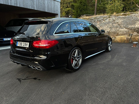 Mercedes-Benz C63 5 of 13