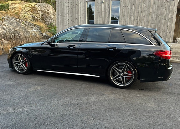 Mercedes-Benz C63 3 of 13