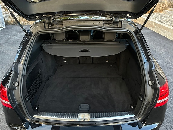 Mercedes-Benz C63 12 of 13