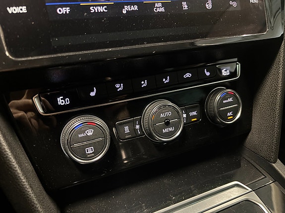 Volkswagen Passat 18 of 21