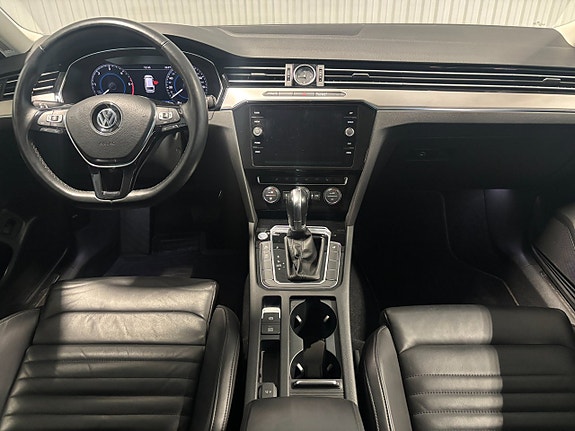 Volkswagen Passat 7 of 21