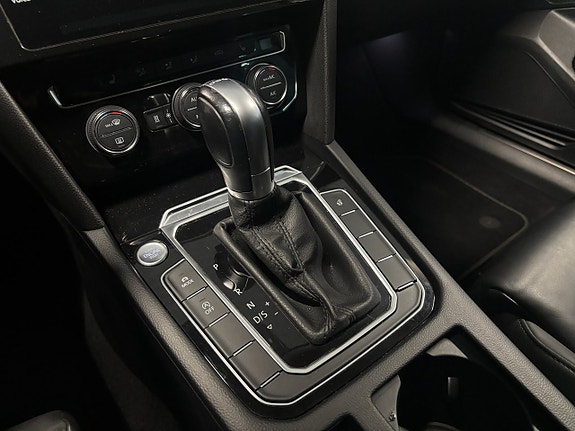 Volkswagen Passat 12 of 21