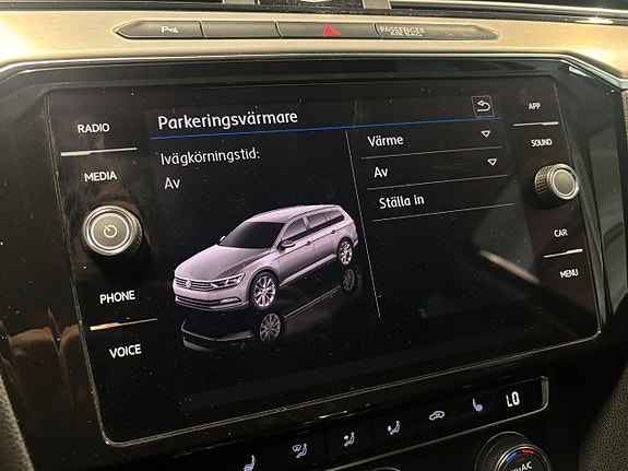 Volkswagen Passat 14 of 21