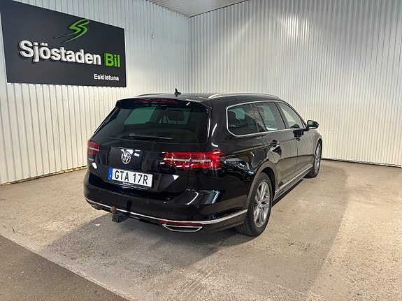 Volkswagen Passat 4 of 21