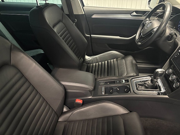 Volkswagen Passat 9 of 21