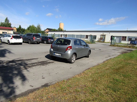 Toyota Yaris 6 of 13