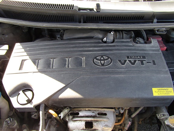 Toyota Yaris 13 of 13