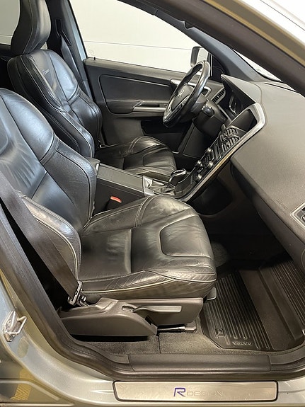 Volvo XC60 26 of 29